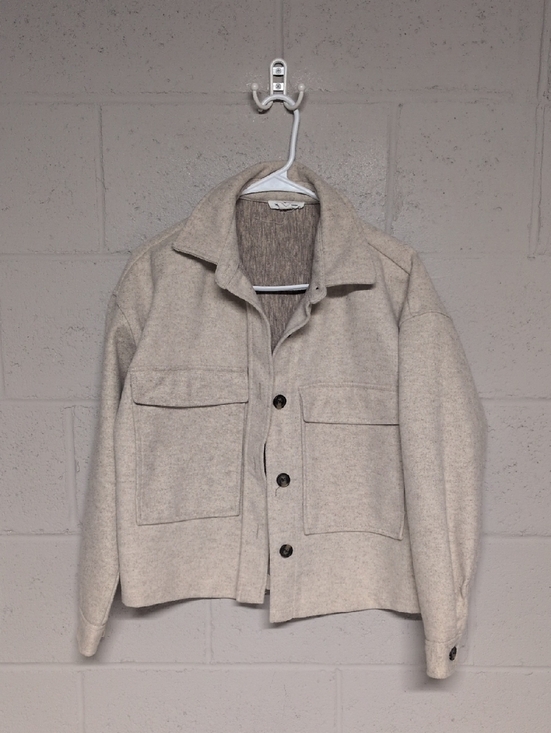 beachlunchlounge Jackets & Blazers - beachlunchlounge Cream Button-Front Cropped Utility Shacket Size XS